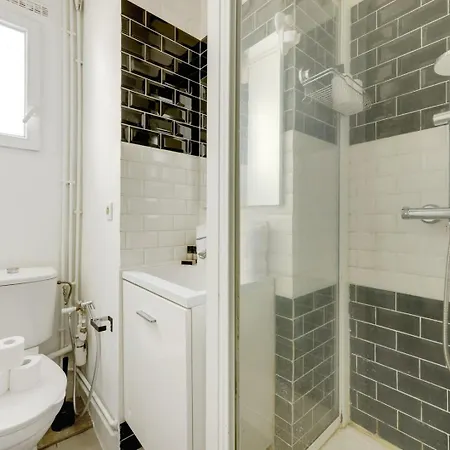 Center Vibrant شقة *